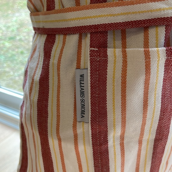 NWOT Williams Sonoma apron - Picture 3 of 7